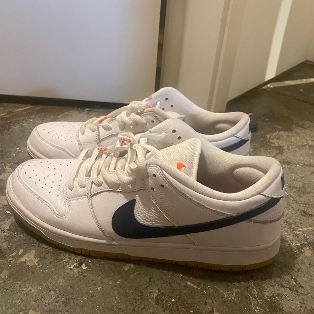 sb dunk low orange label white